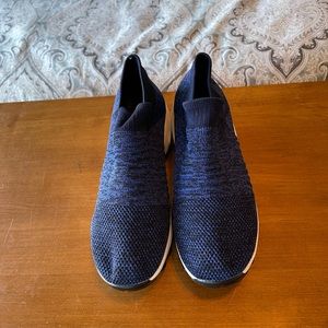 NWOT - Skecher’s Women's Walking Sock Sneakers